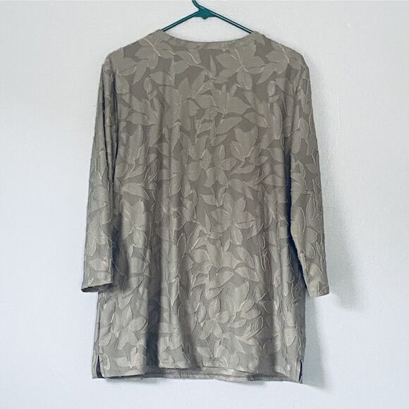 Chicos Top Size 2 (Large) Sage Green Floral V Neck Tunic Lagenlook - Picture 2 of 7